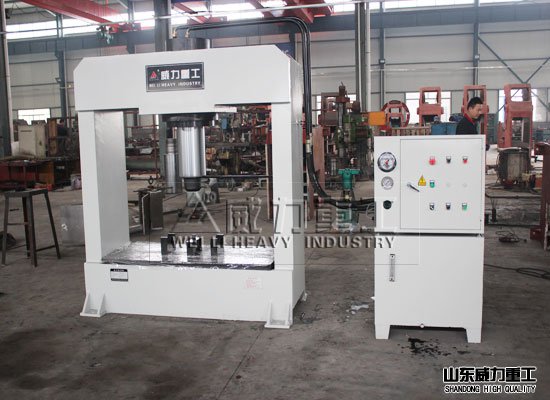 200噸龍門油壓機(jī)