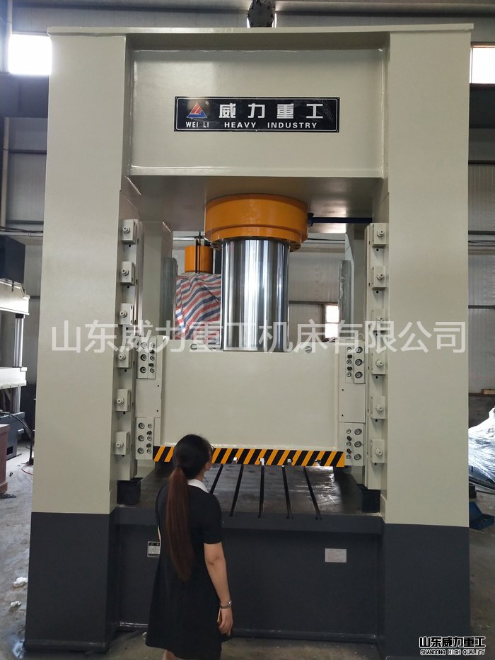 滕州油壓機(jī)加工車(chē)間